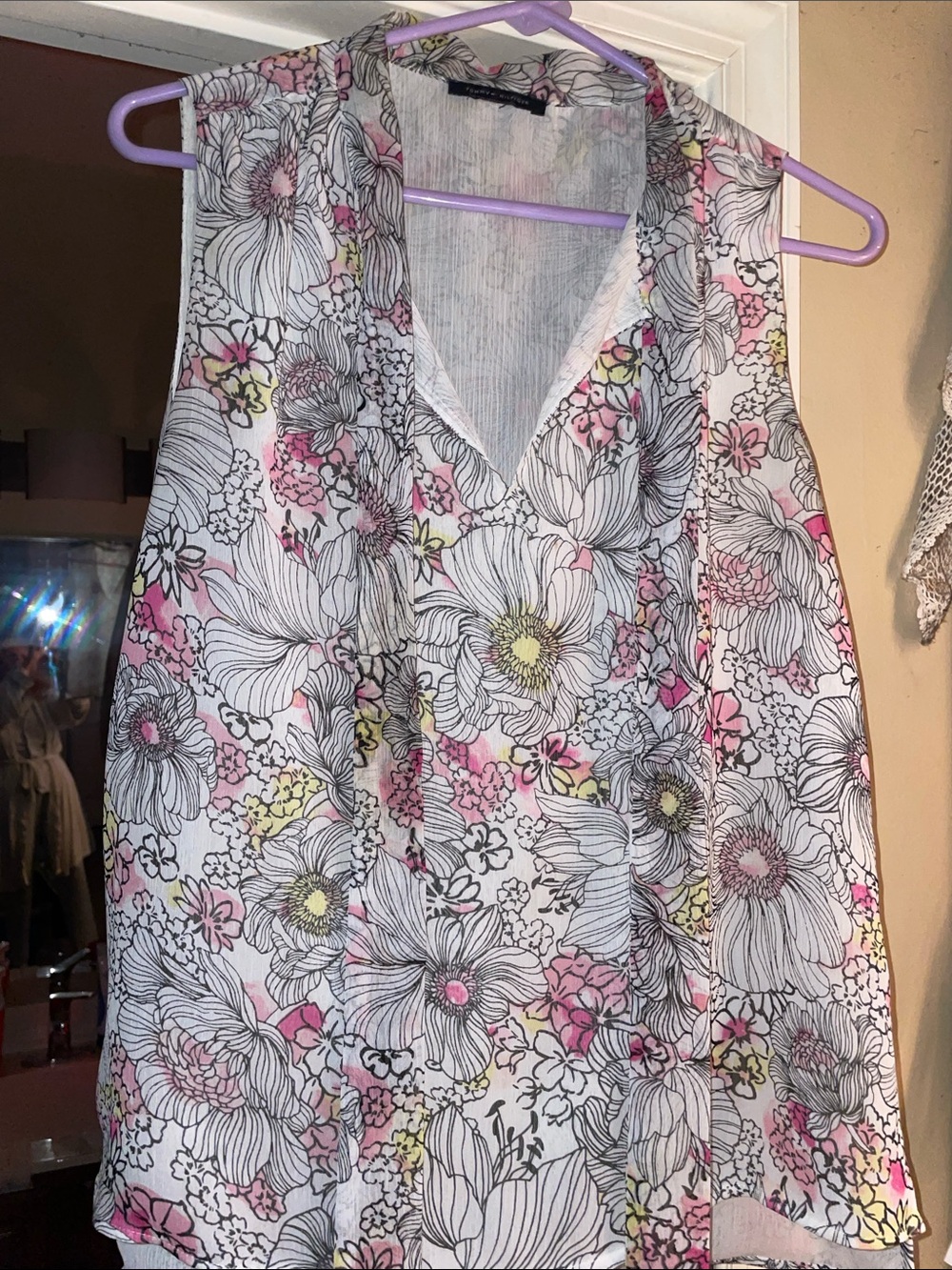 Tommy Hilfiger White Floral V-Neck Sleeveless Camisole with Pink Accents